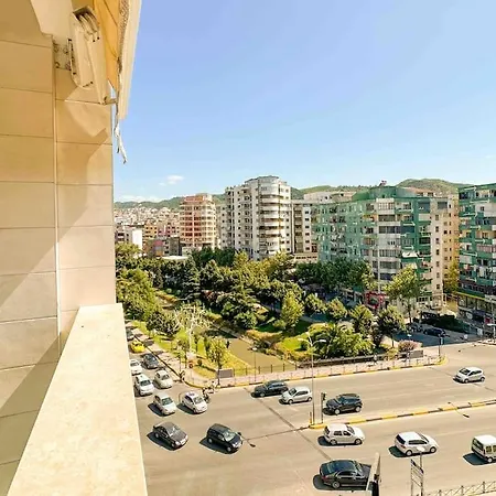 Urban Balcony 2 Bedroom Apartmán *